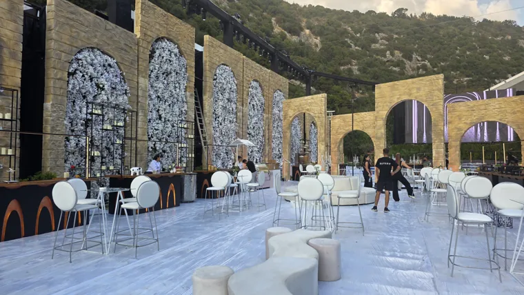 The Arches of Time — Architectural design visualization / Concept study